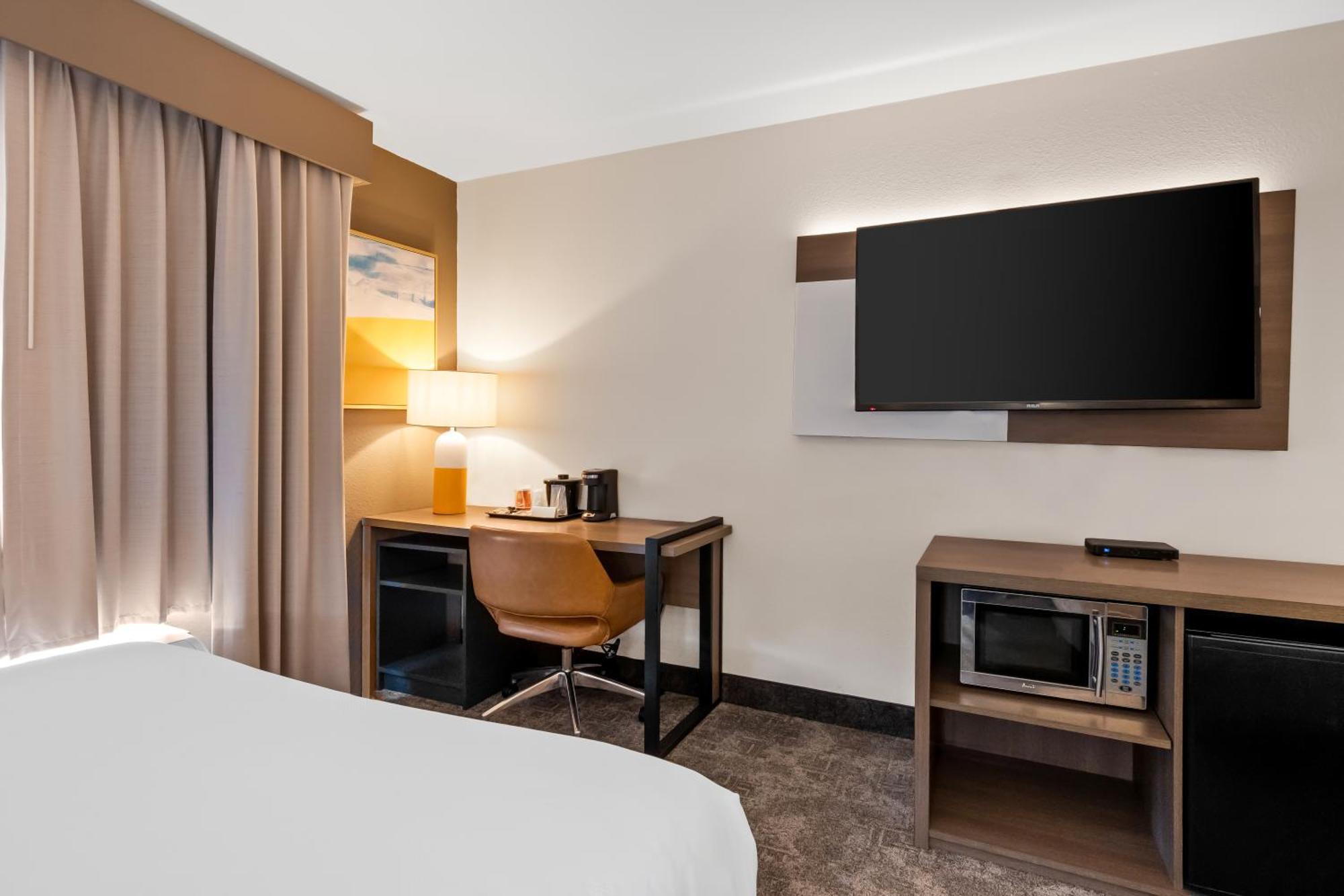 אלק סיטי Comfort Inn & Suites מראה חיצוני תמונה