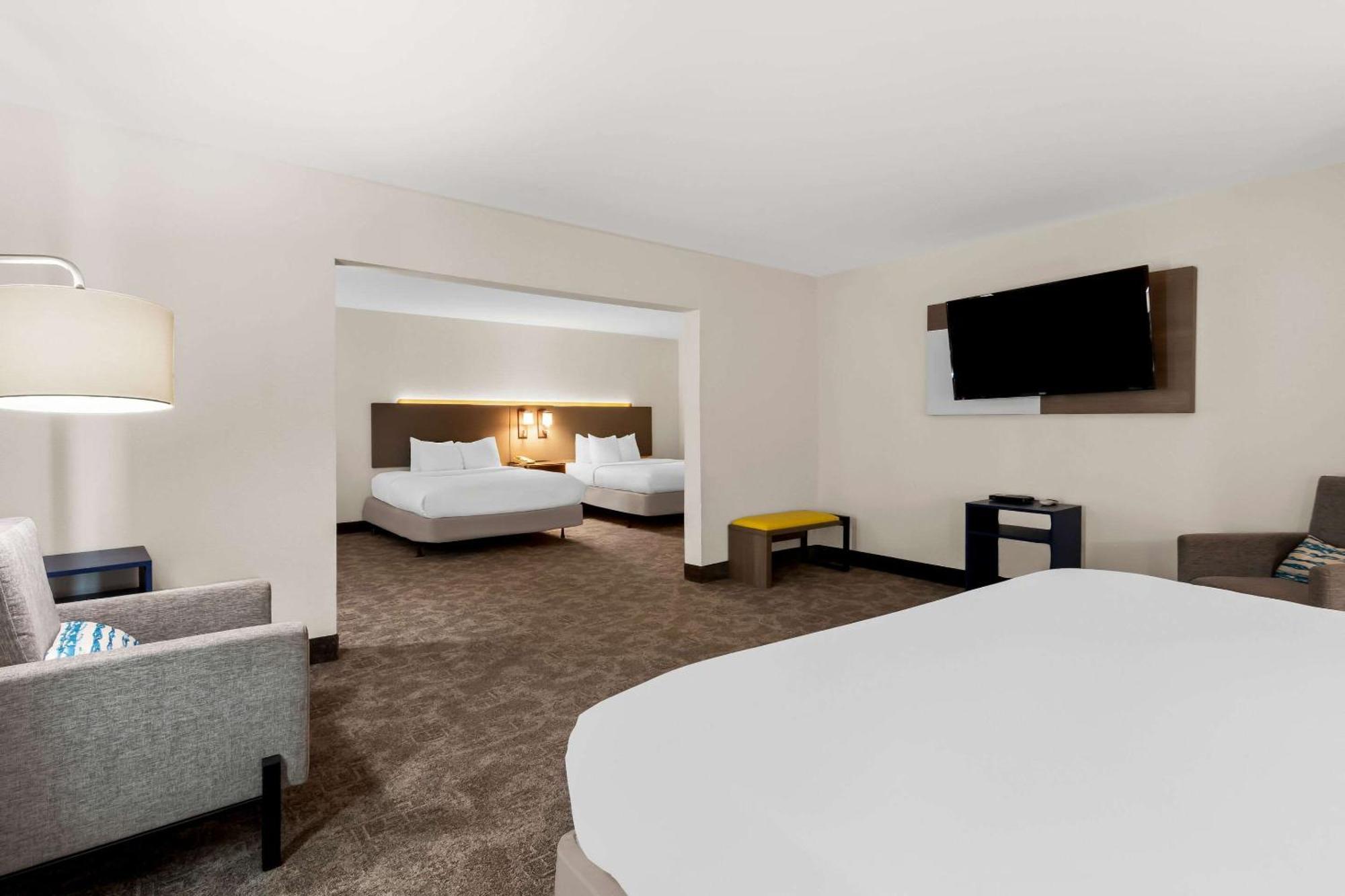 אלק סיטי Comfort Inn & Suites מראה חיצוני תמונה