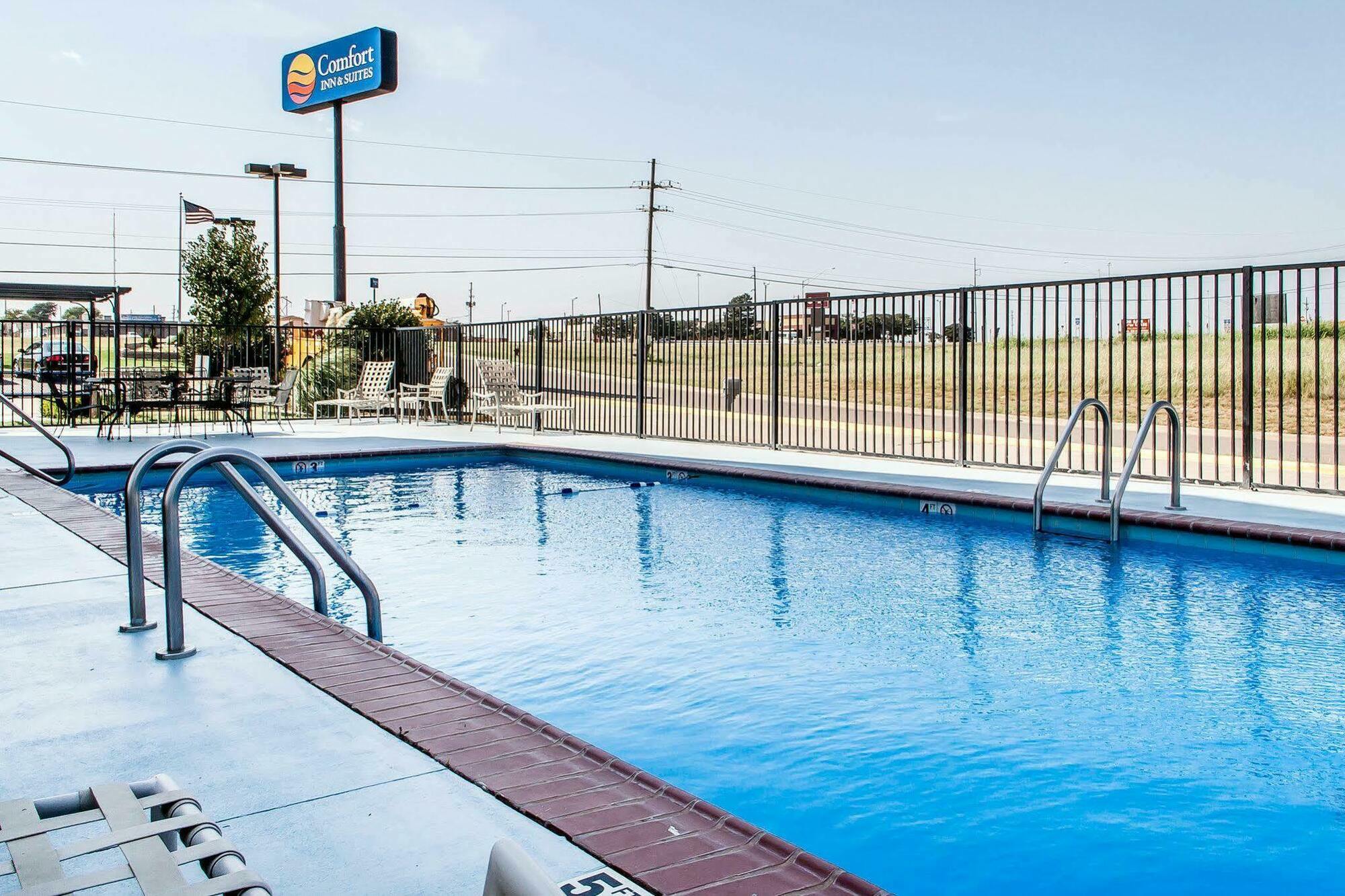 אלק סיטי Comfort Inn & Suites מראה חיצוני תמונה