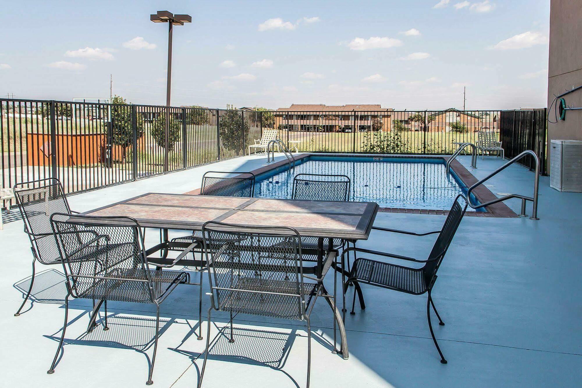 אלק סיטי Comfort Inn & Suites מראה חיצוני תמונה
